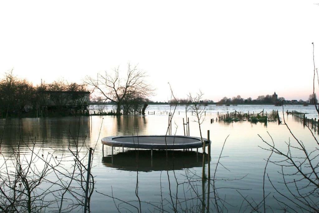 Unique Place On The River Waal Heerewaarden المظهر الخارجي الصورة